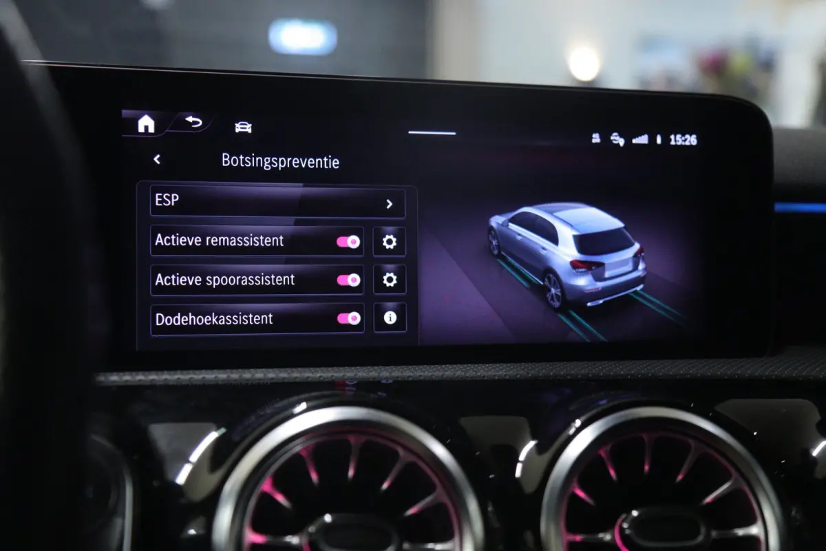 250 e AMG Line PANO/360CAM/HUD/ACC/BLINDSPOT/KEYLESS/VOL