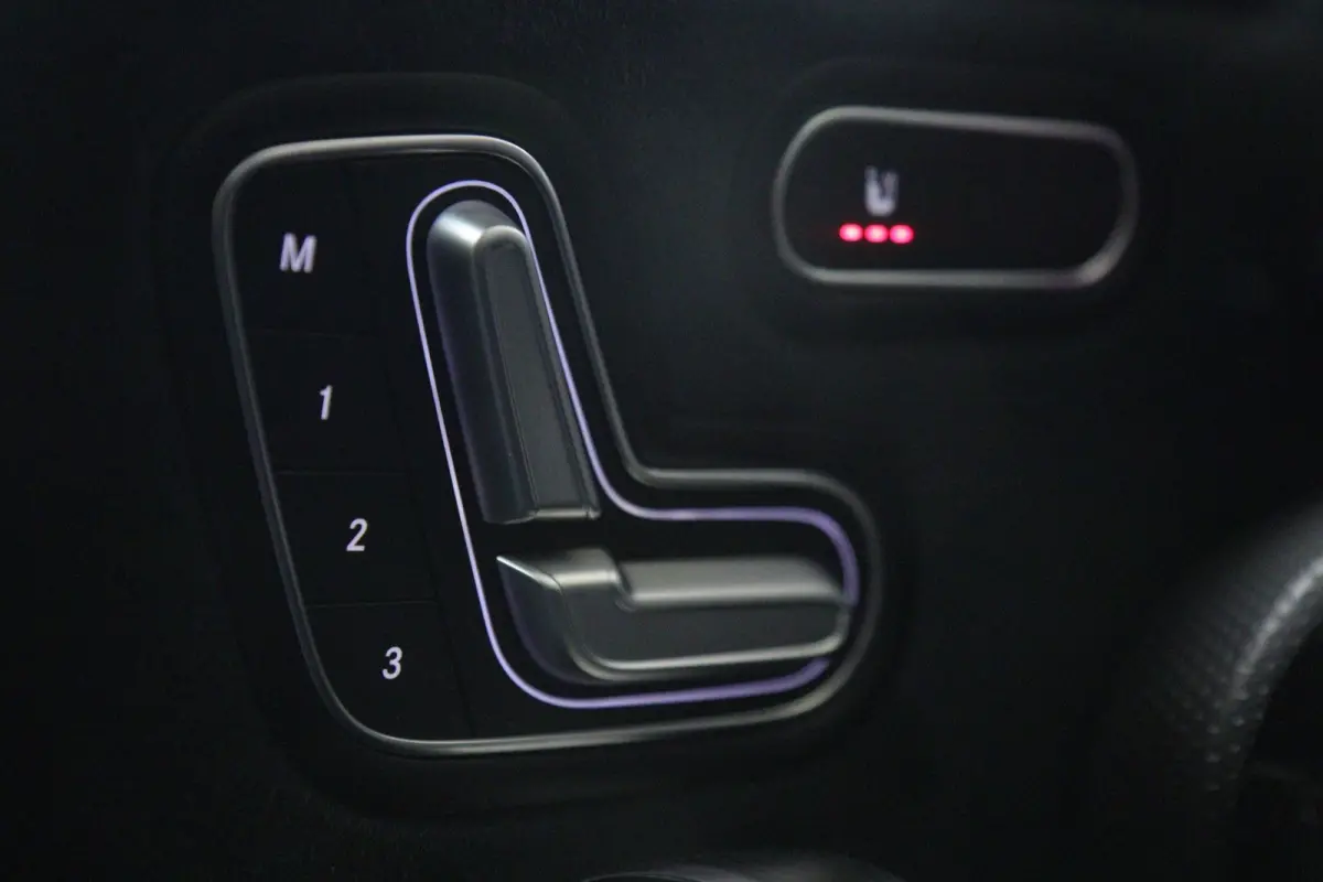 250 e AMG Line PANO/360CAM/HUD/ACC/BLINDSPOT/KEYLESS/VOL