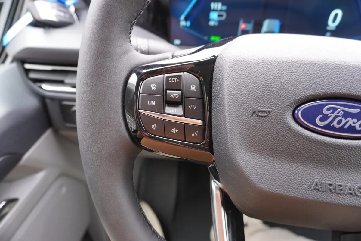 Cust. 340 L2H1 Limited 71 kWh 218PK Automaat nr. V089 | Airco | Adap.Cruise | Navi | camera