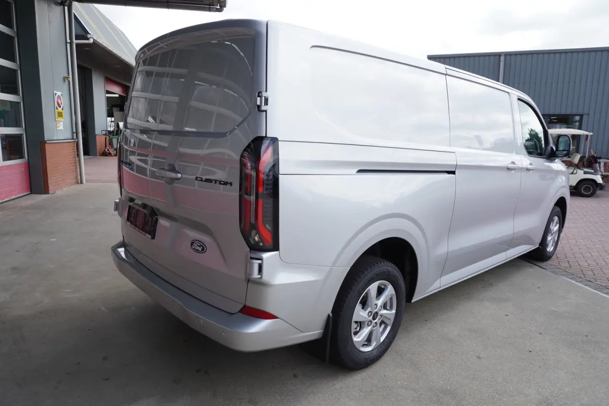 Cust. 340 L2H1 Limited 71 kWh 218PK Automaat nr. V089 | Airco | Adap.Cruise | Navi | camera