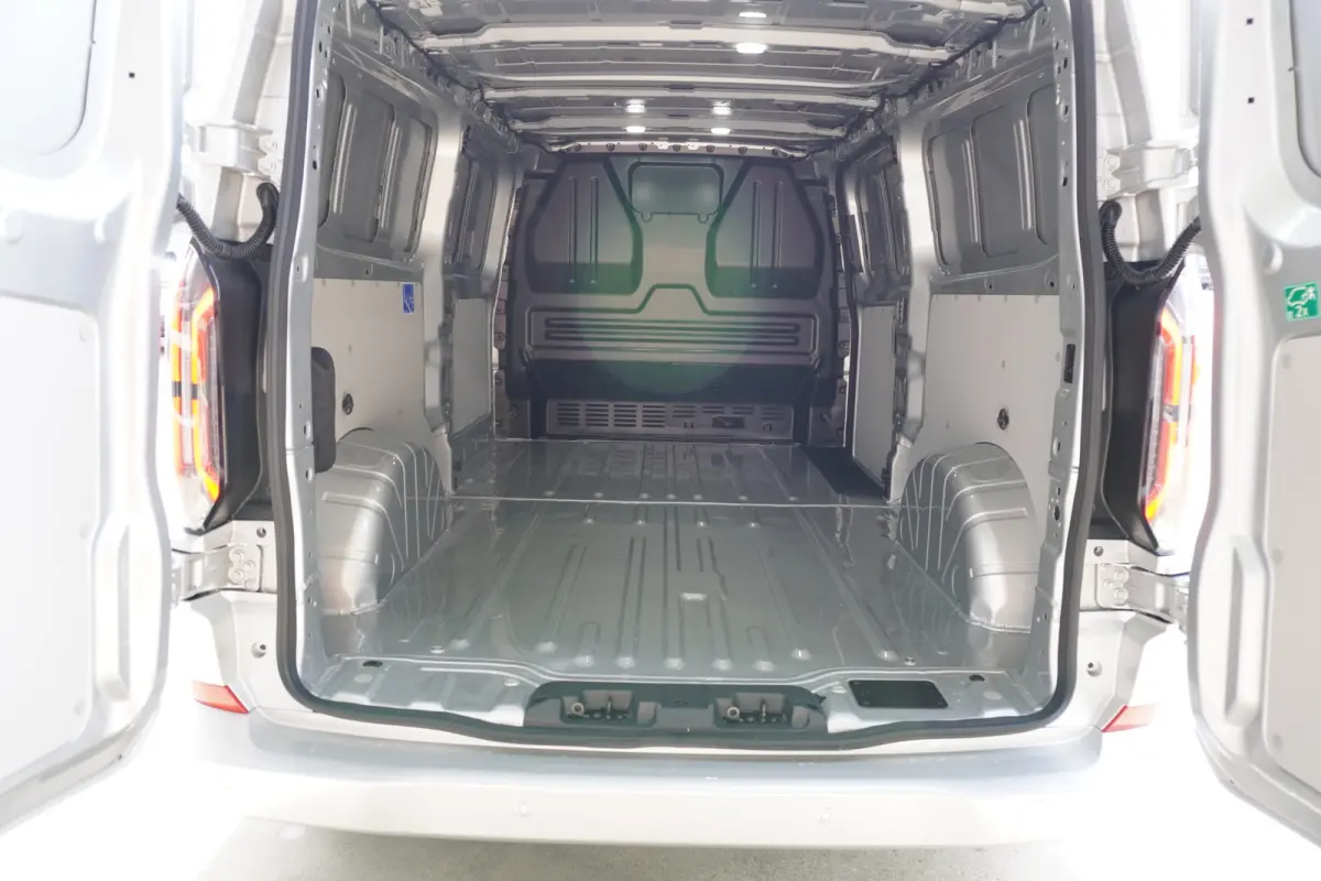 Cust. 340 L2H1 Limited 71 kWh 218PK Automaat nr. V089 | Airco | Adap.Cruise | Navi | camera