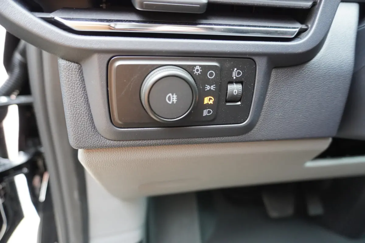 Cust. 340 L2H1 Limited 71 kWh 218PK Automaat nr. V089 | Airco | Adap.Cruise | Navi | camera