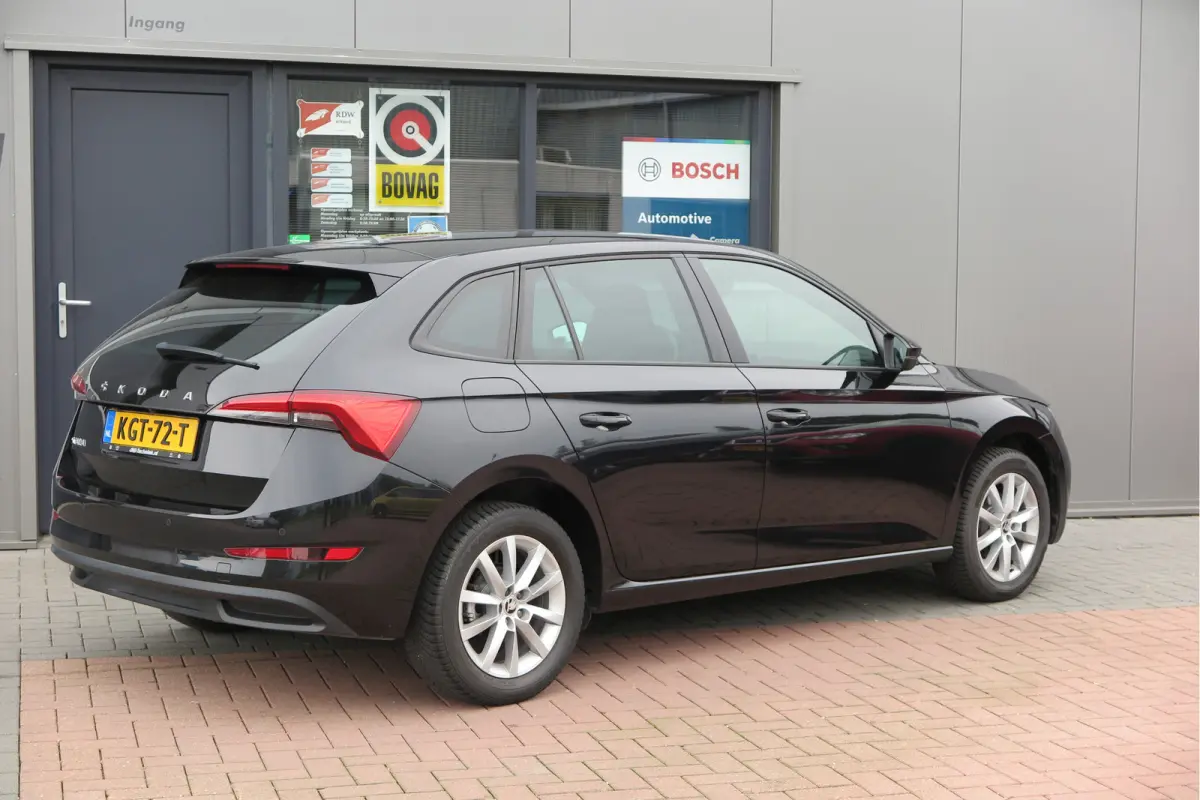 1.0 TSI 110pk H6 Sport Business. Panoramadak , Led, Stoelverwarming, Achteruitrijcamera , PDC , Carplay , (navigatie via carplay) DAB+
