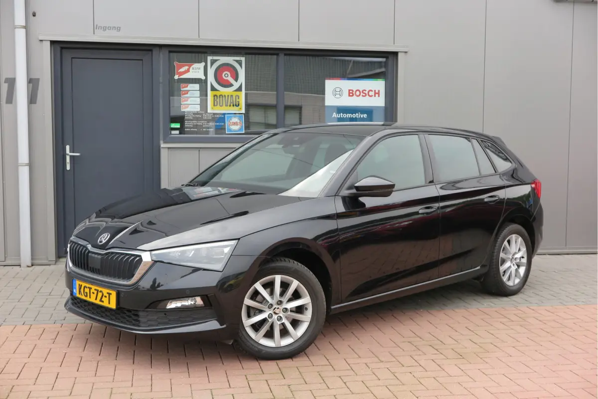 1.0 TSI 110pk H6 Sport Business. Panoramadak , Led, Stoelverwarming, Achteruitrijcamera , PDC , Carplay , (navigatie via carplay) DAB+