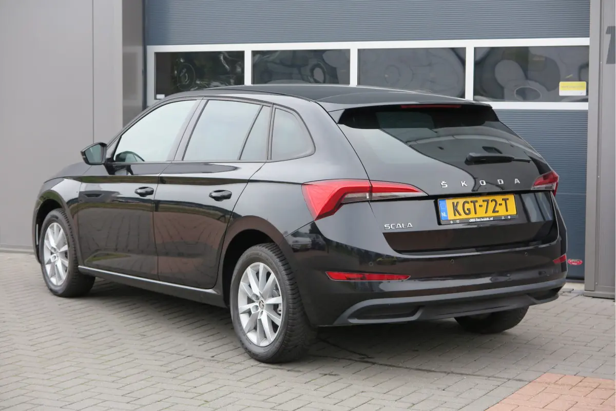 1.0 TSI 110pk H6 Sport Business. Panoramadak , Led, Stoelverwarming, Achteruitrijcamera , PDC , Carplay , (navigatie via carplay) DAB+