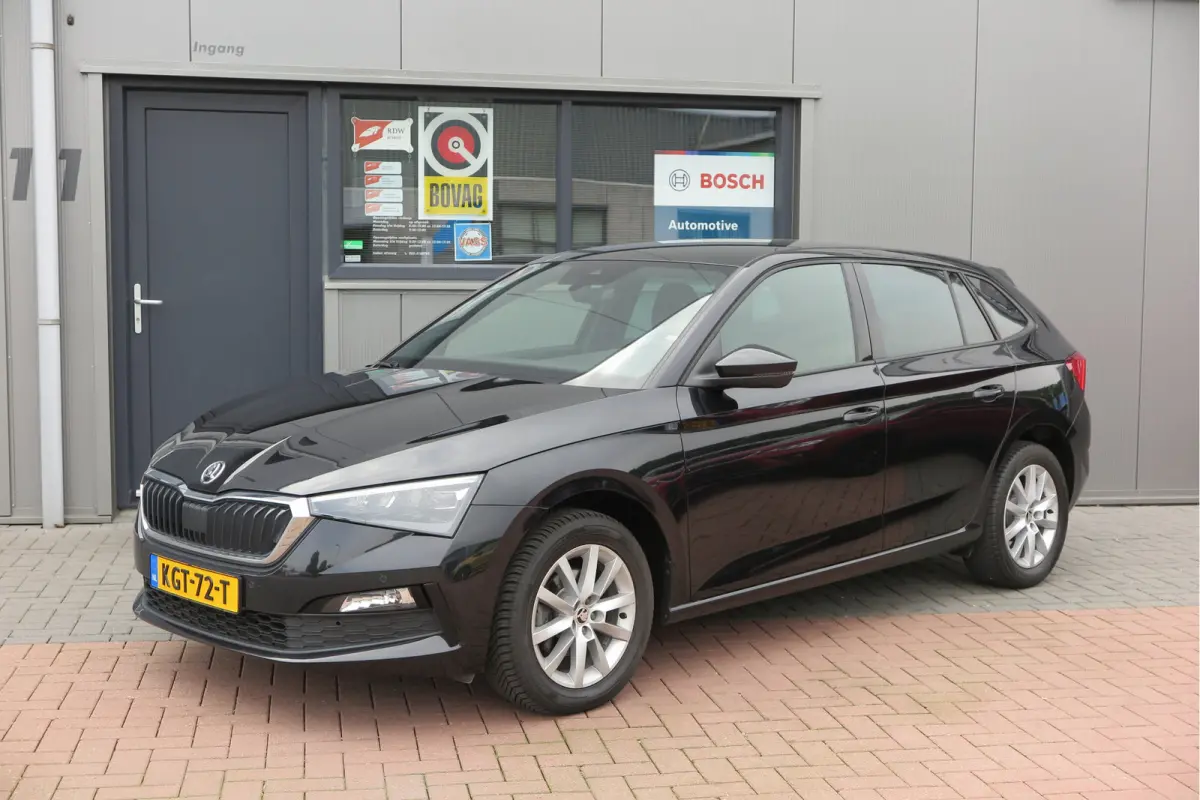 1.0 TSI 110pk H6 Sport Business. Panoramadak , Led, Stoelverwarming, Achteruitrijcamera , PDC , Carplay , (navigatie via carplay) DAB+