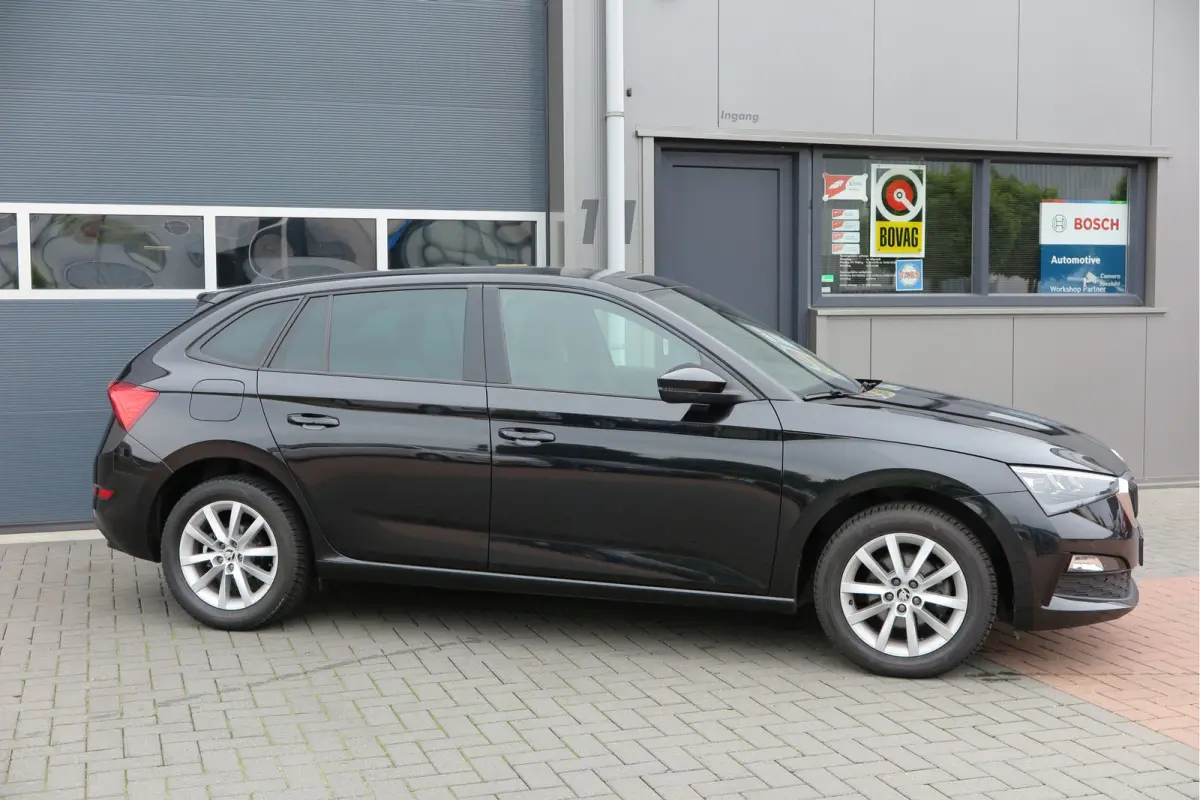 1.0 TSI 110pk H6 Sport Business. Panoramadak , Led, Stoelverwarming, Achteruitrijcamera , PDC , Carplay , (navigatie via carplay) DAB+