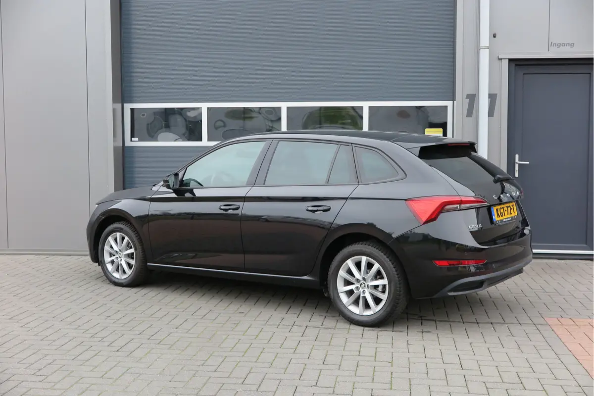1.0 TSI 110pk H6 Sport Business. Panoramadak , Led, Stoelverwarming, Achteruitrijcamera , PDC , Carplay , (navigatie via carplay) DAB+