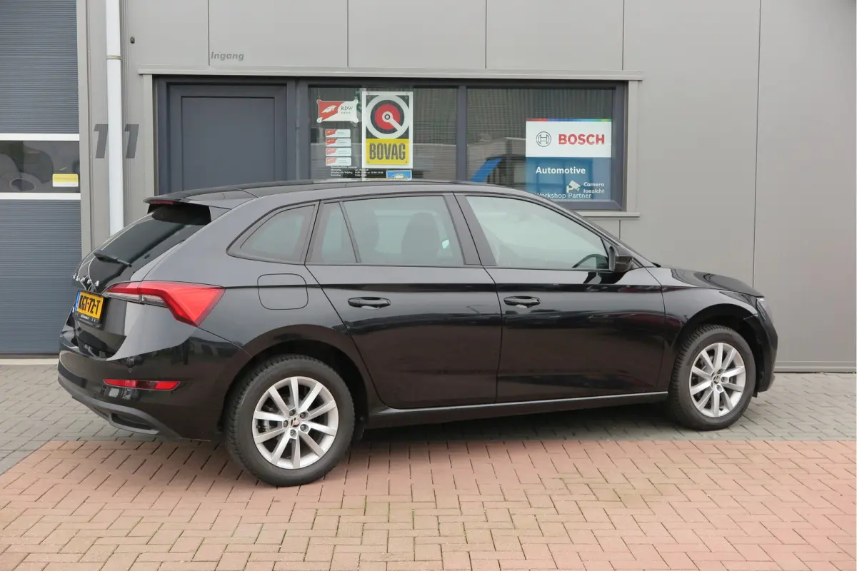 1.0 TSI 110pk H6 Sport Business. Panoramadak , Led, Stoelverwarming, Achteruitrijcamera , PDC , Carplay , (navigatie via carplay) DAB+