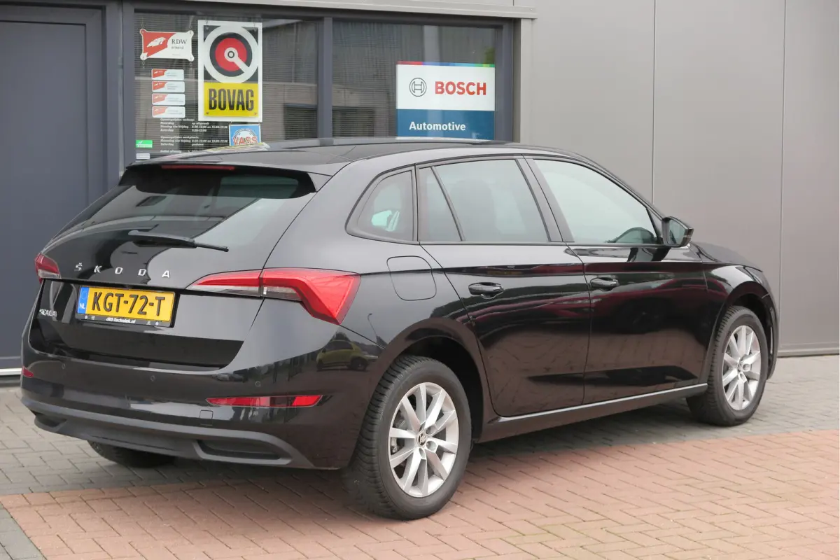 1.0 TSI 110pk H6 Sport Business. Panoramadak , Led, Stoelverwarming, Achteruitrijcamera , PDC , Carplay , (navigatie via carplay) DAB+