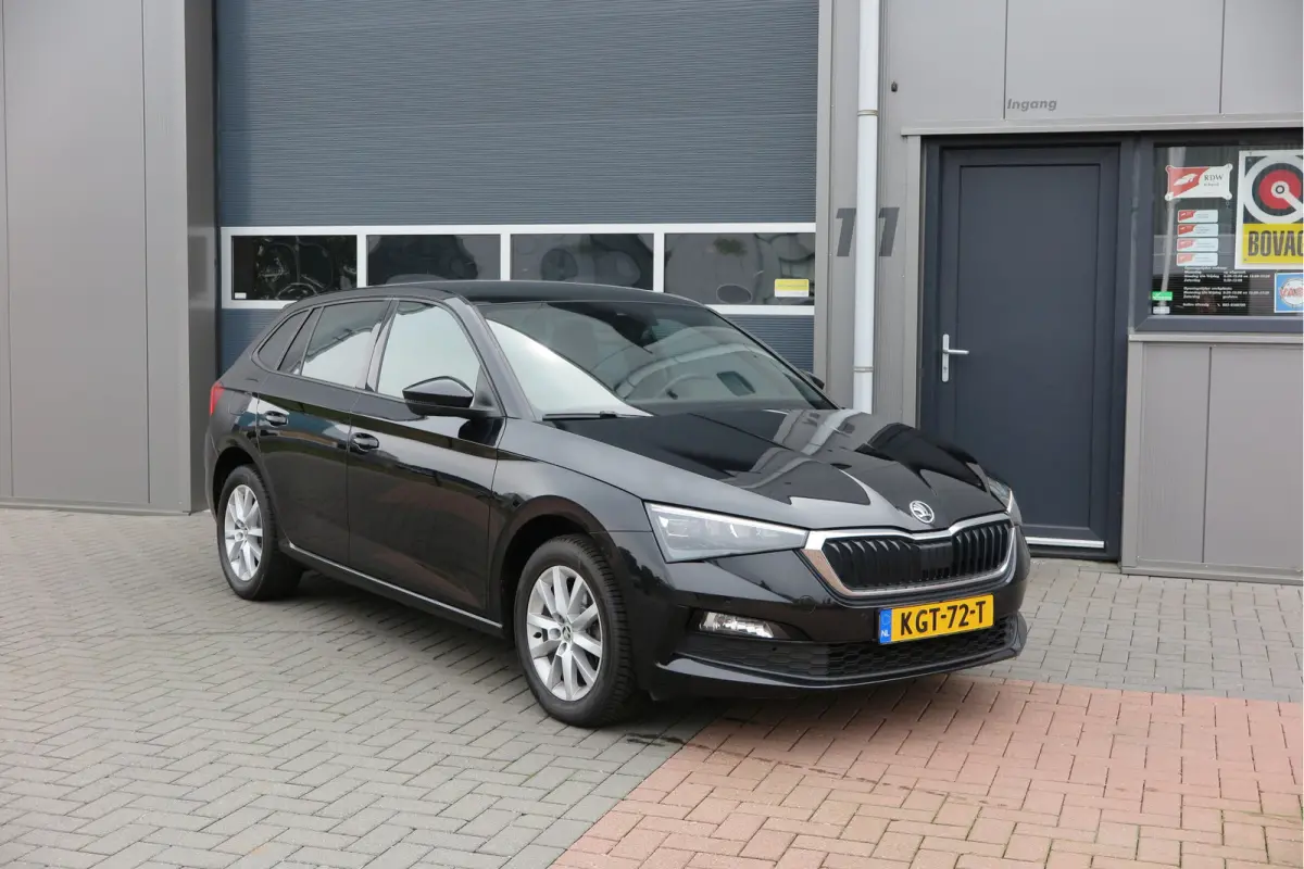1.0 TSI 110pk H6 Sport Business. Panoramadak , Led, Stoelverwarming, Achteruitrijcamera , PDC , Carplay , (navigatie via carplay) DAB+