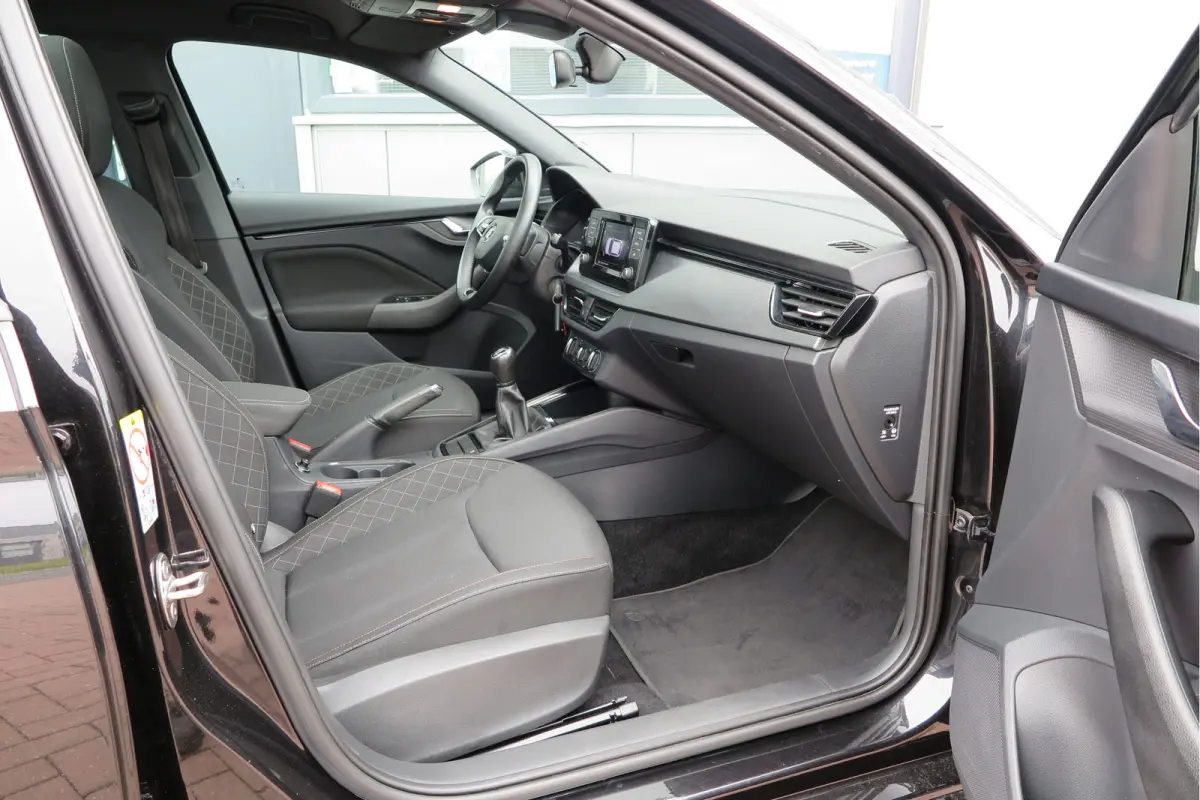 1.0 TSI 110pk H6 Sport Business. Panoramadak , Led, Stoelverwarming, Achteruitrijcamera , PDC , Carplay , (navigatie via carplay) DAB+