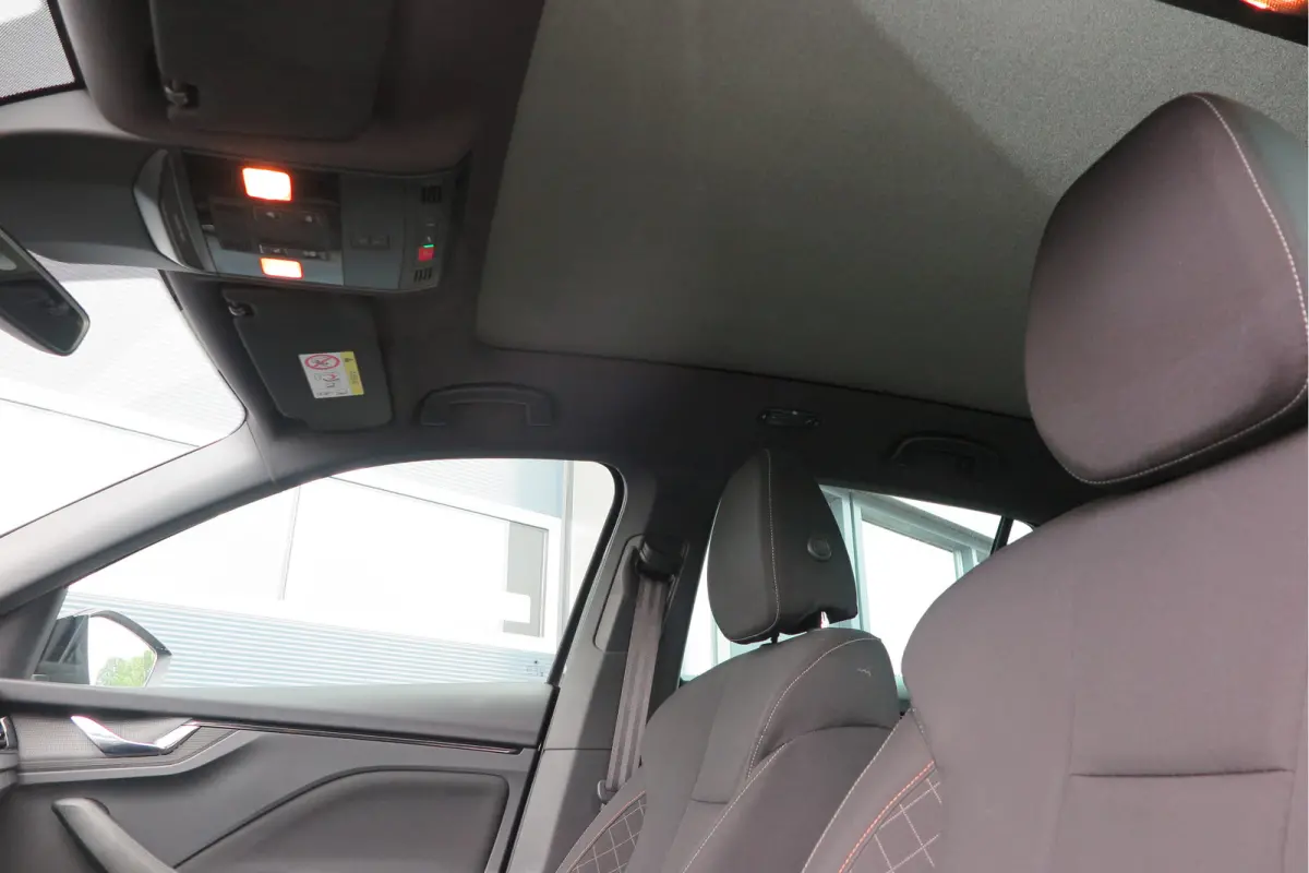 1.0 TSI 110pk H6 Sport Business. Panoramadak , Led, Stoelverwarming, Achteruitrijcamera , PDC , Carplay , (navigatie via carplay) DAB+
