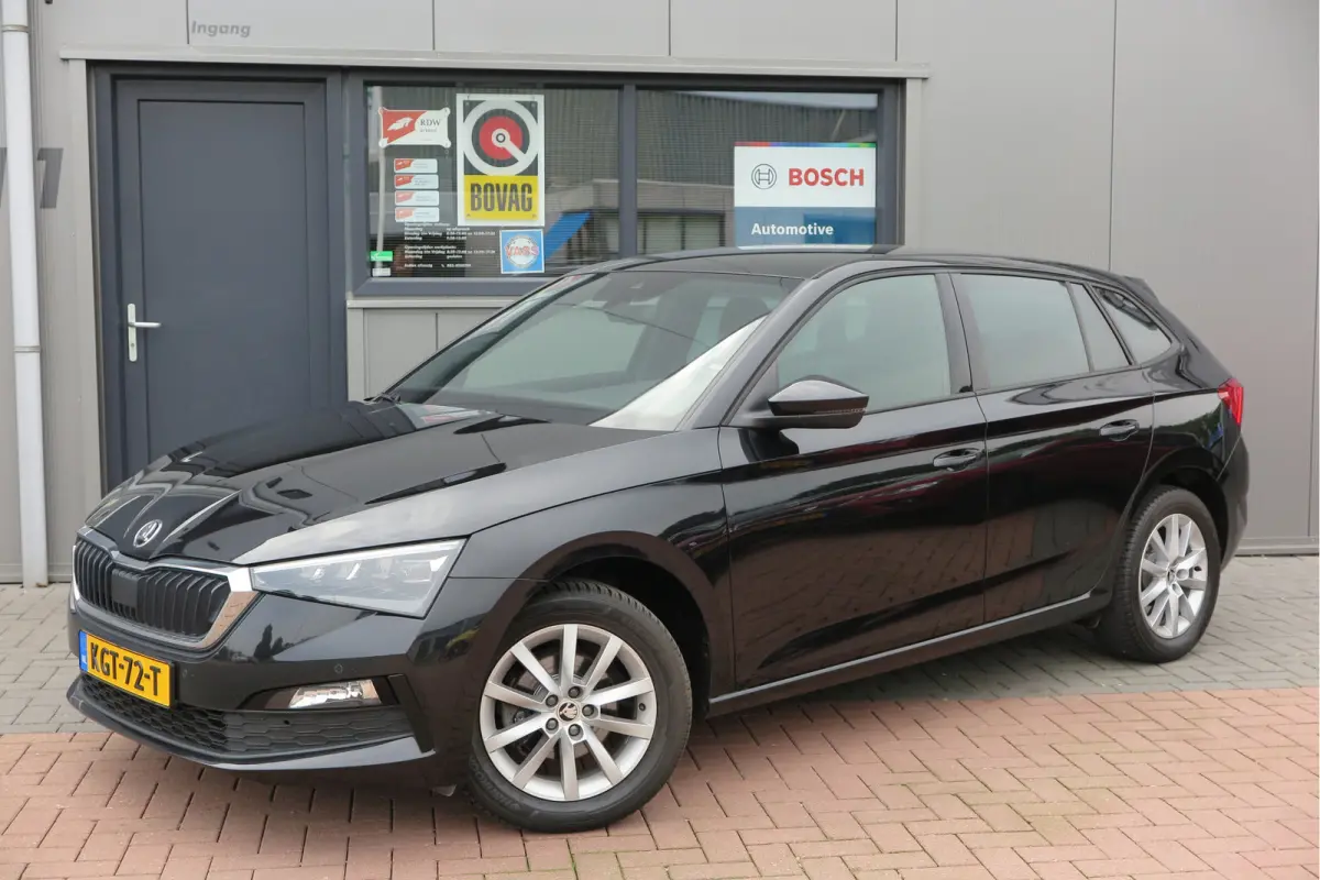 1.0 TSI 110pk H6 Sport Business. Panoramadak , Led, Stoelverwarming, Achteruitrijcamera , PDC , Carplay , (navigatie via carplay) DAB+