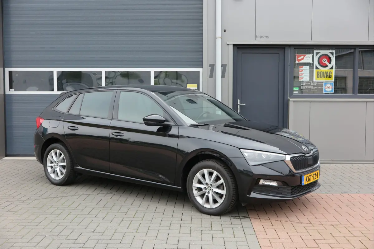 1.0 TSI 110pk H6 Sport Business. Panoramadak , Led, Stoelverwarming, Achteruitrijcamera , PDC , Carplay , (navigatie via carplay) DAB+