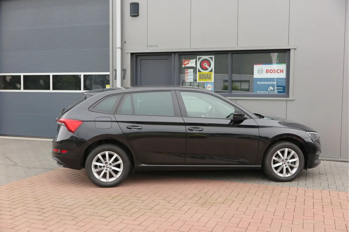 1.0 TSI 110pk H6 Sport Business. Panoramadak , Led, Stoelverwarming, Achteruitrijcamera , PDC , Carplay , (navigatie via carplay) DAB+