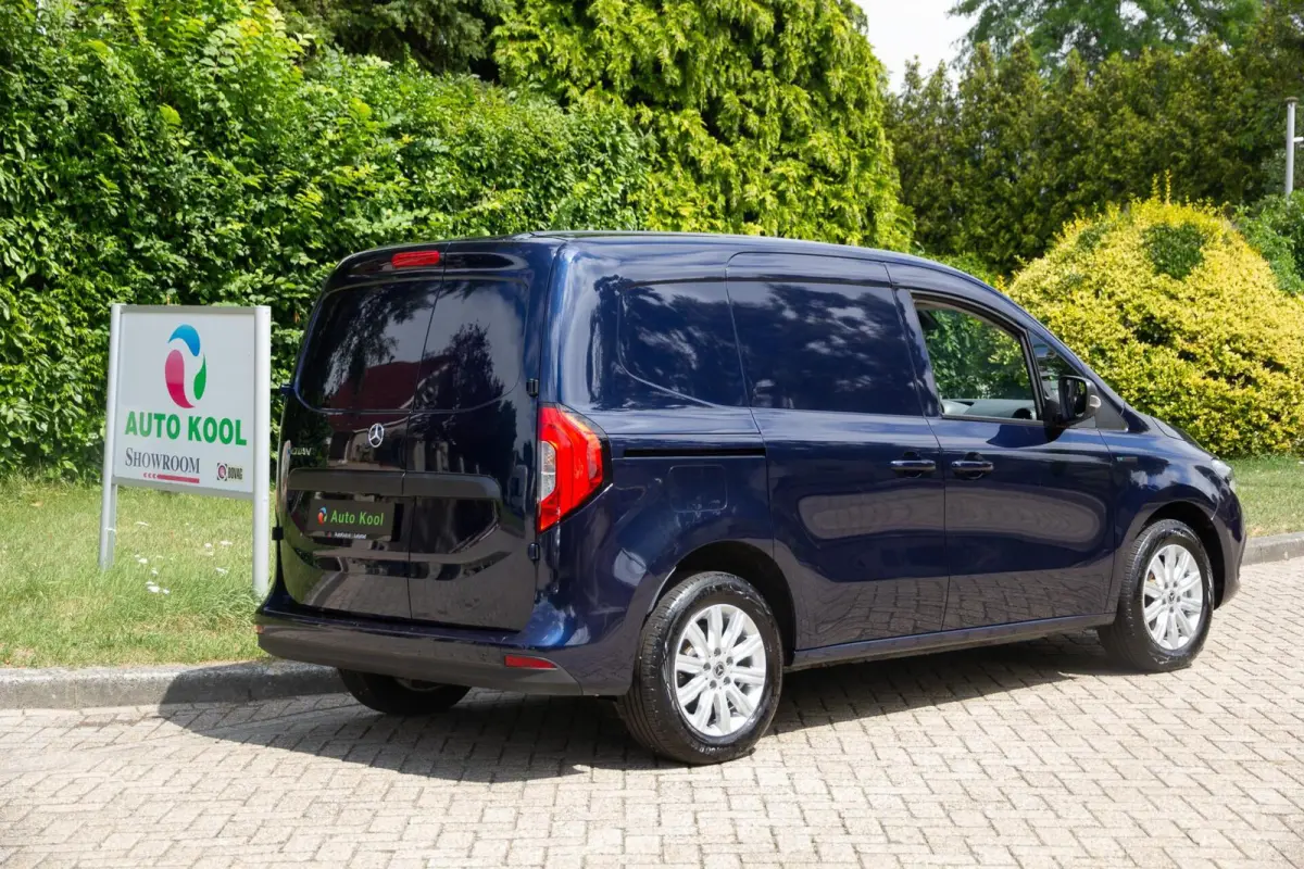 L1 Pro 51 kWh 11.000KM. MBUX / CARPLAY