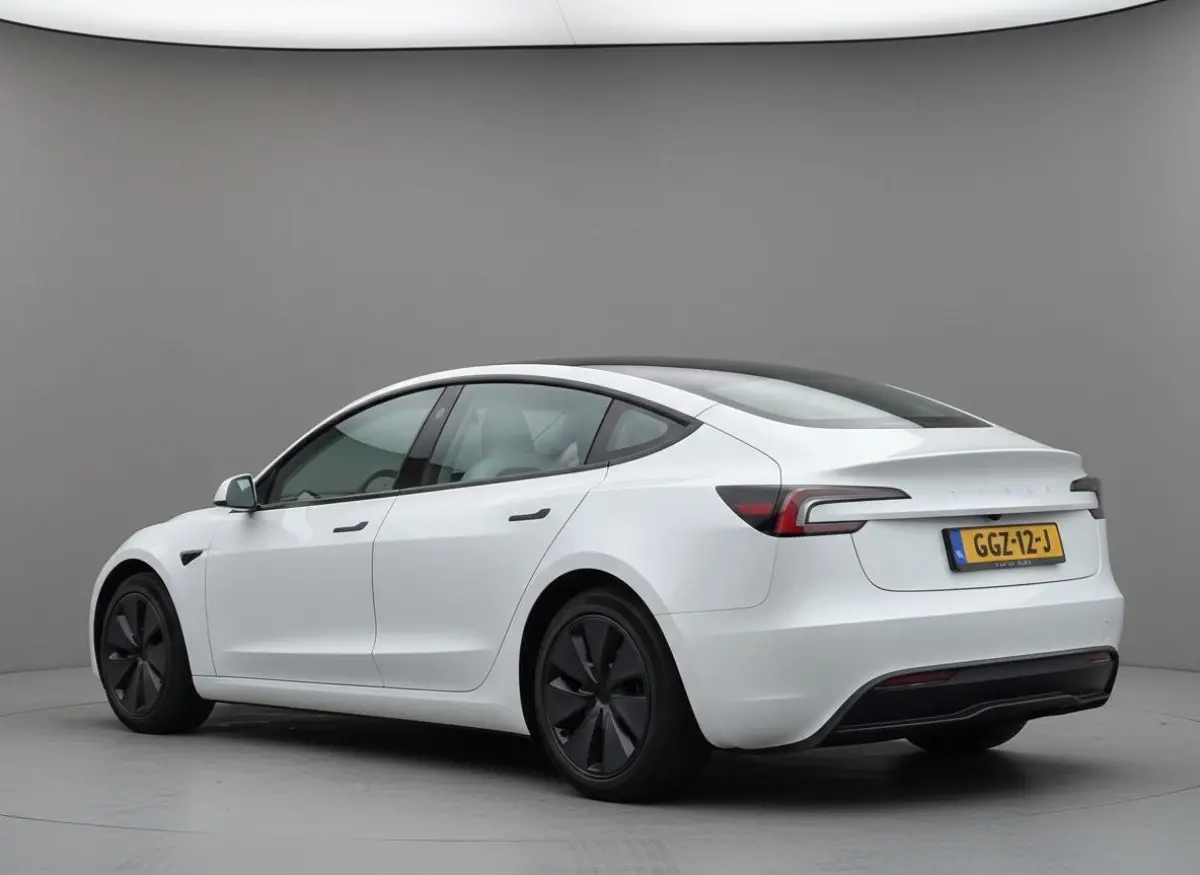 RWD 60kWh | Trekhaak | Premium interieur