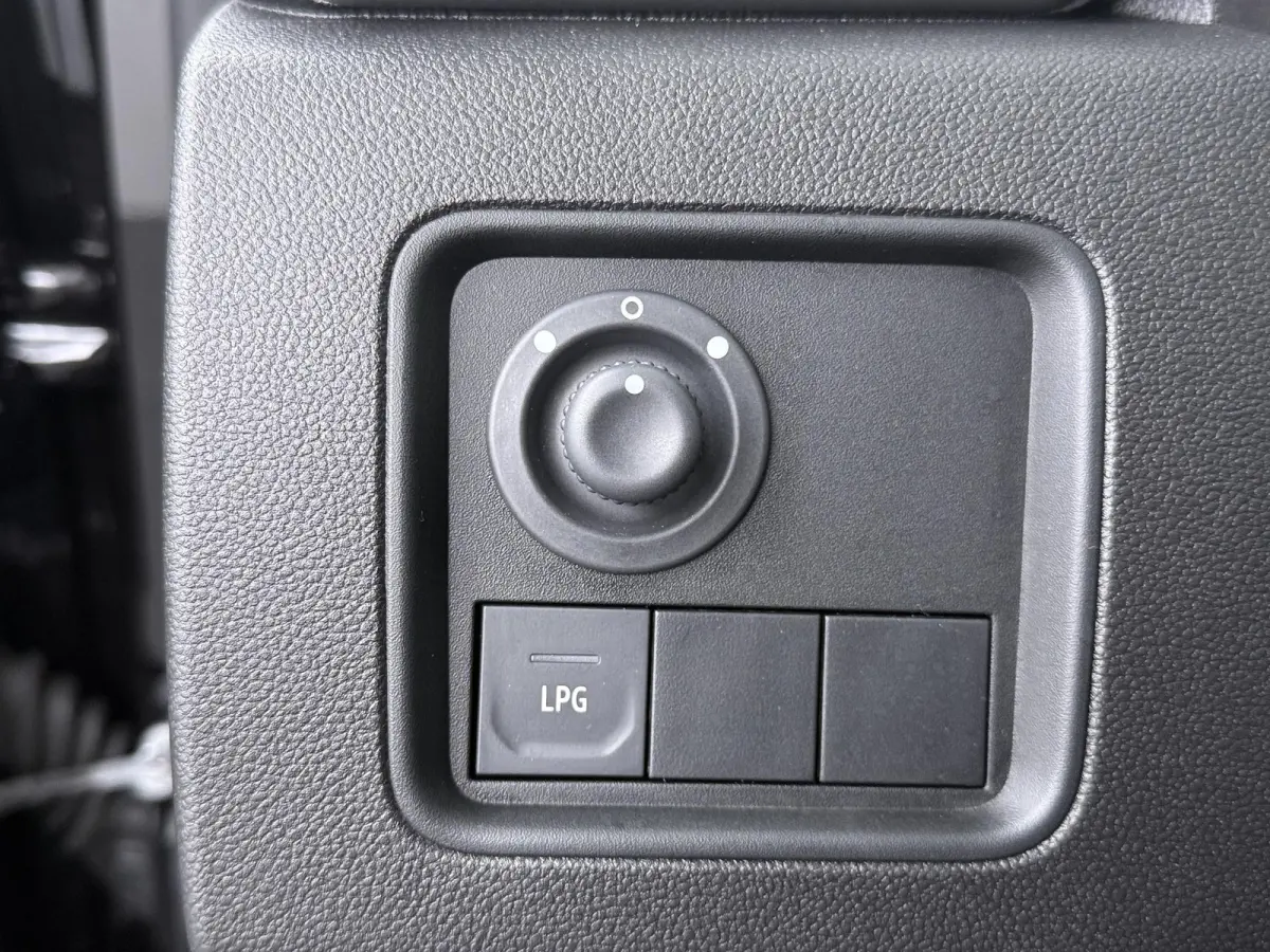 TCe 100 ECO-G Expression | Navigatie | Parkeercamera |