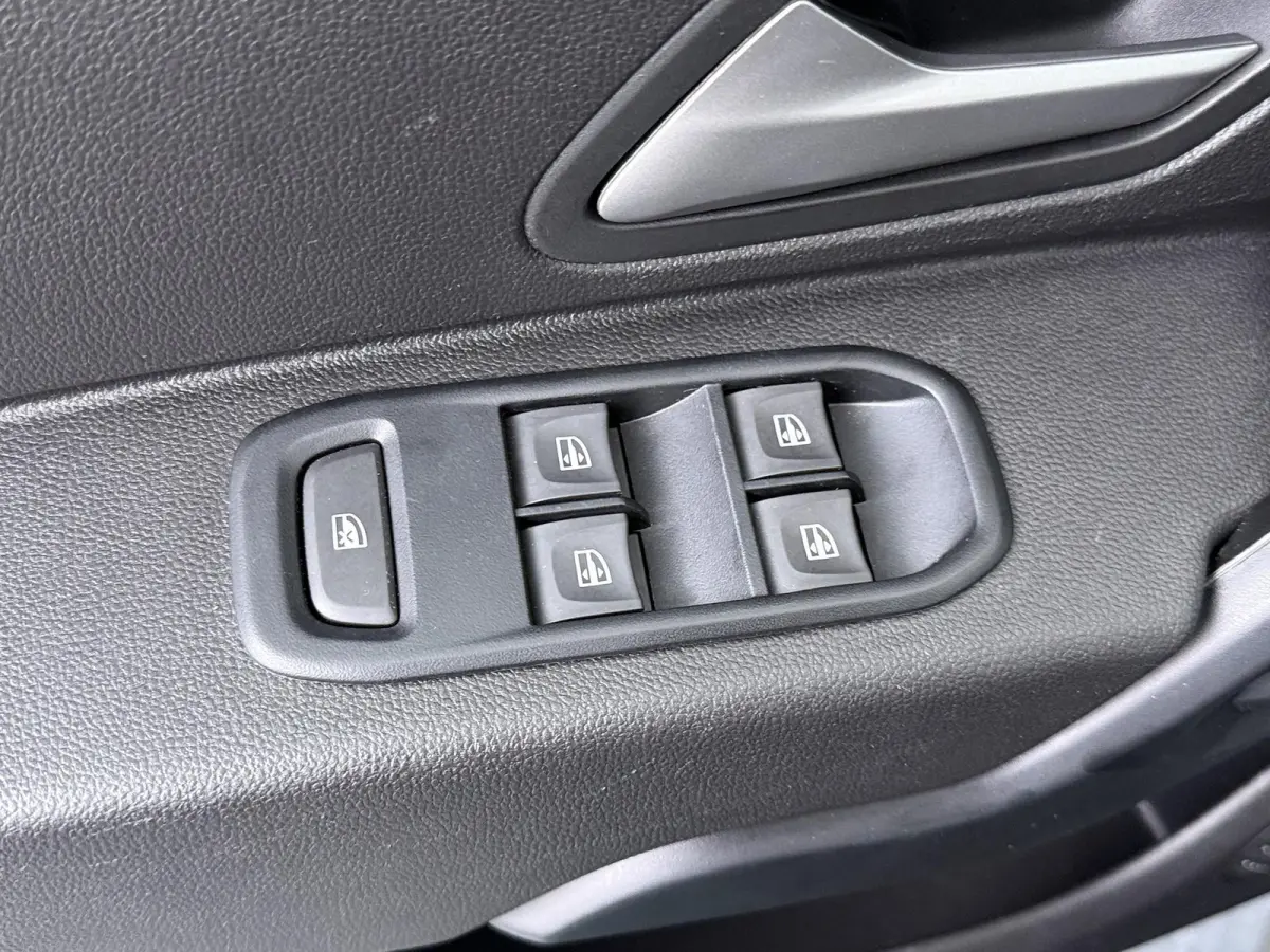 TCe 100 ECO-G Expression | Navigatie | Parkeercamera |
