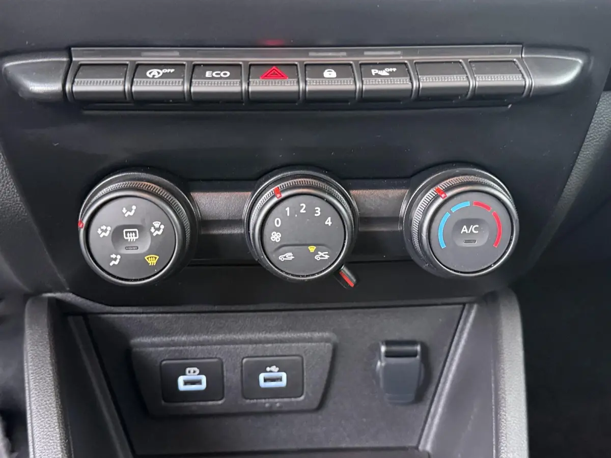TCe 100 ECO-G Expression | Navigatie | Parkeercamera |