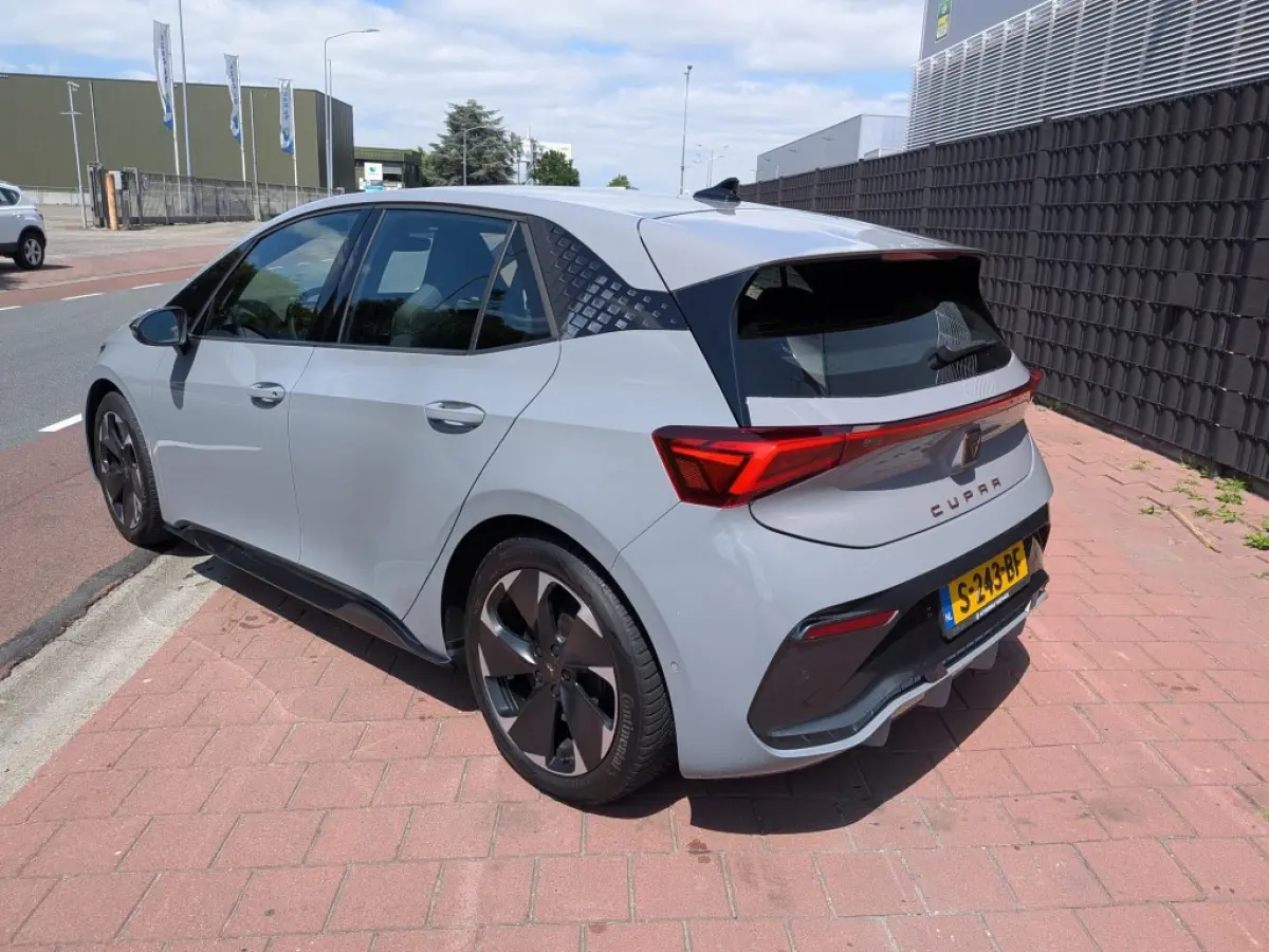 Business 62 kWh