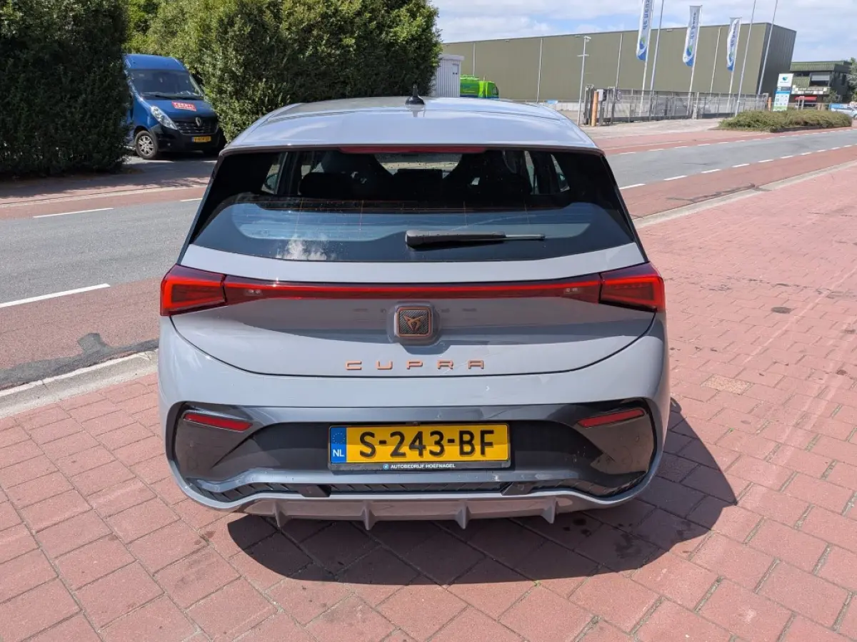 Business 62 kWh