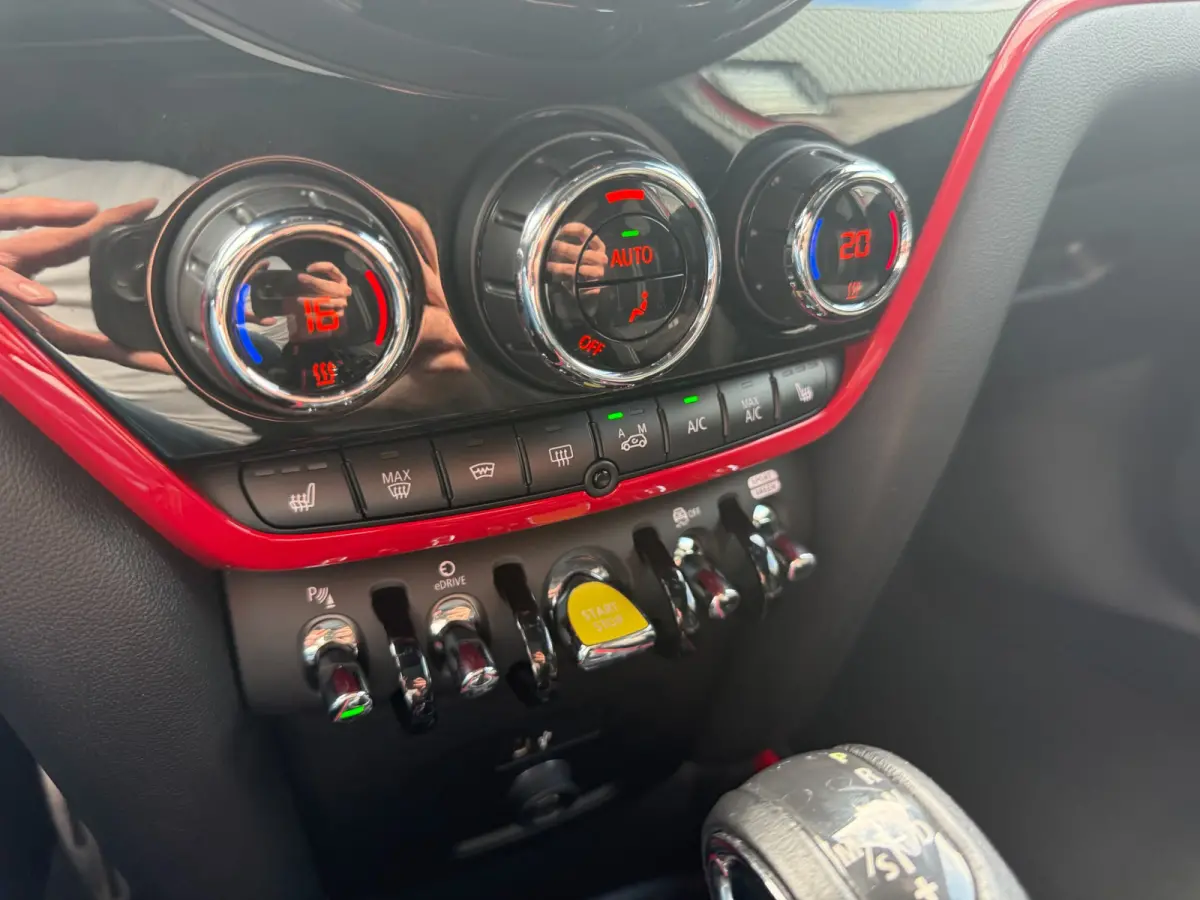 1.5 Cooper ALL4 | 2E EIGENAAR | 12MND GARANTIE | PANO | LED | AUTOMAAT | CARPLAY | DAB | NAVI | SFEER | CRUISE