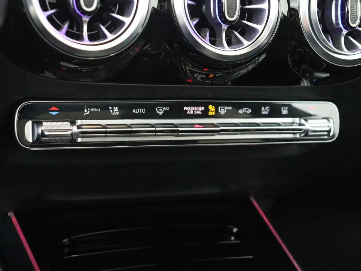 250e Business Solution AMG-Line / Panaroma-dak / Night-Pakket / 360Graden-Camera / Trekhaak /