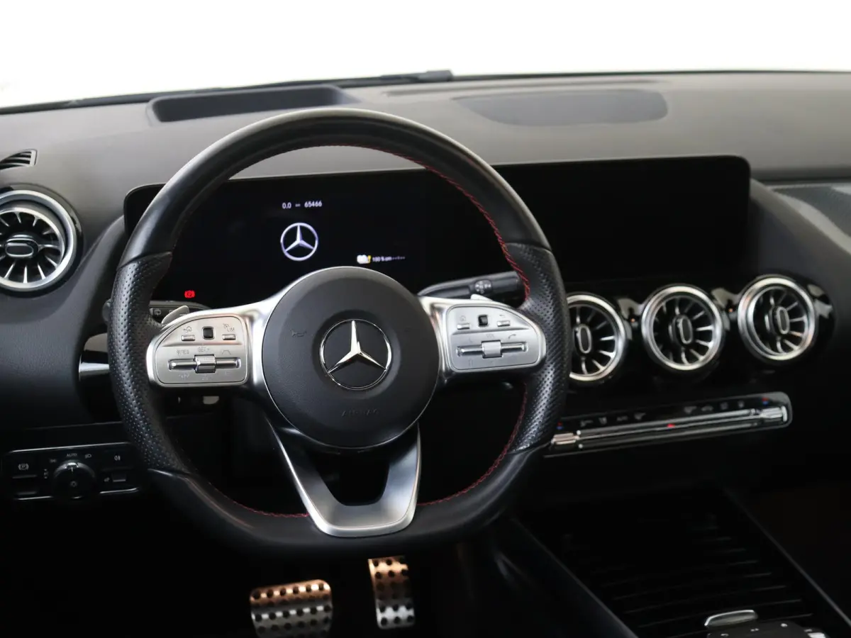 250e Business Solution AMG-Line / Panaroma-dak / Night-Pakket / 360Graden-Camera / Trekhaak /