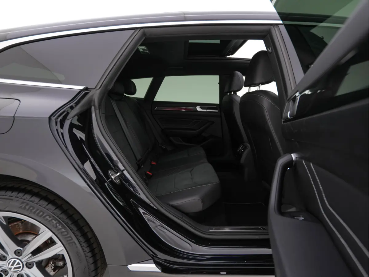 1.4 TSI eHybrid R-Line Business (Plug-in) {SoH-90%} (INCL-BTW) *PANO | LEATHER-ARTVELOURS | FULL-LED | CAMERA | ADAPTIVE-CRUISE | HEATED-SPORTSEATS | KEYLESS | NAVI-FULLMAP | PRIVACYGLASS | 