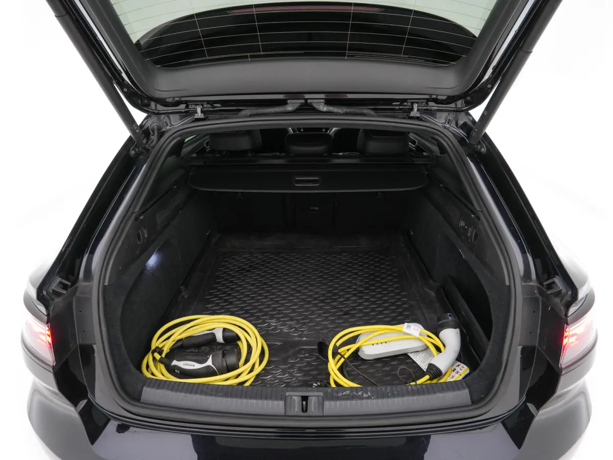 1.4 TSI eHybrid R-Line Business (Plug-in) {SoH-90%} (INCL-BTW) *PANO | LEATHER-ARTVELOURS | FULL-LED | CAMERA | ADAPTIVE-CRUISE | HEATED-SPORTSEATS | KEYLESS | NAVI-FULLMAP | PRIVACYGLASS | 