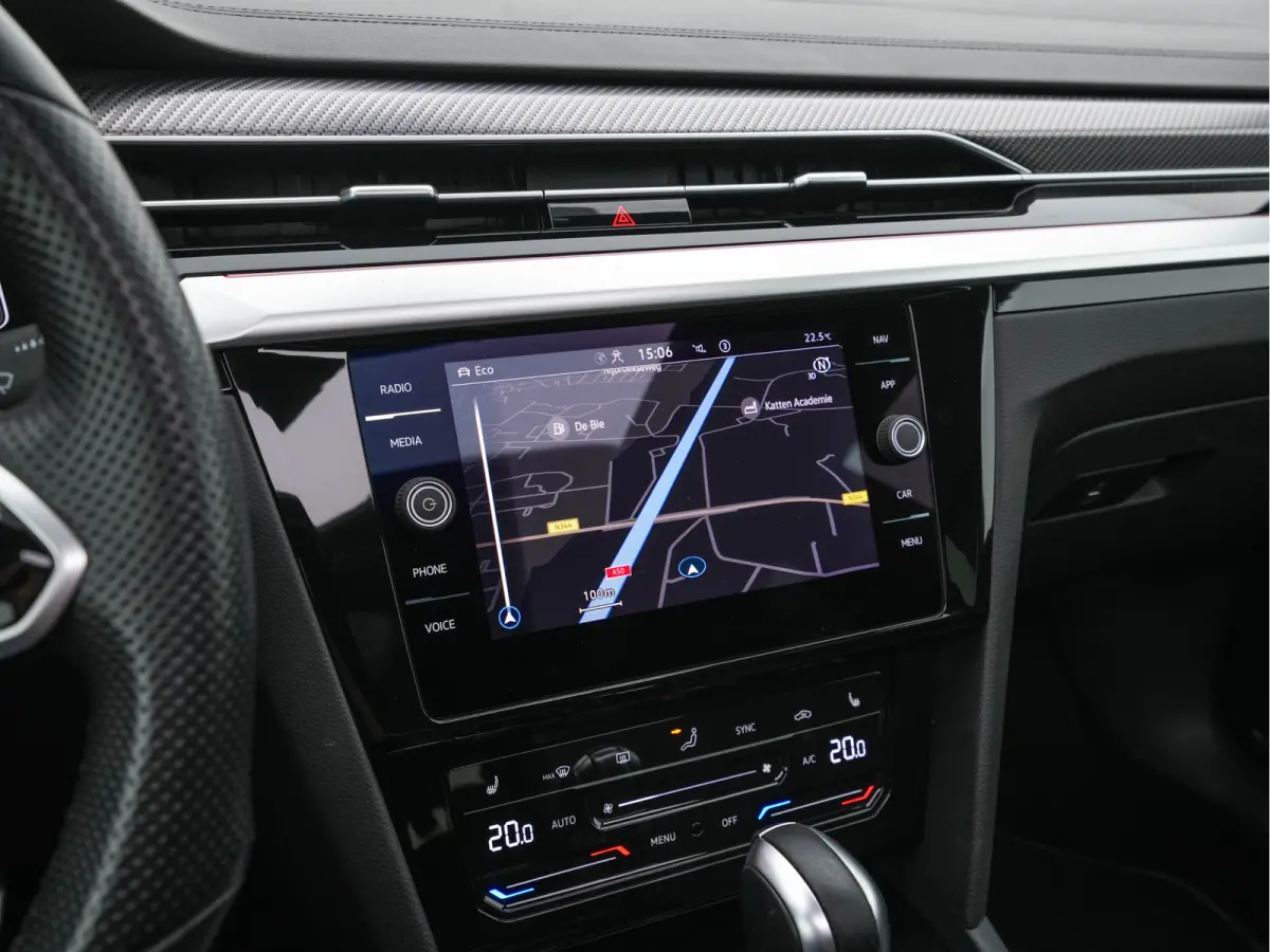1.4 TSI eHybrid R-Line Business (Plug-in) {SoH-90%} (INCL-BTW) *PANO | LEATHER-ARTVELOURS | FULL-LED | CAMERA | ADAPTIVE-CRUISE | HEATED-SPORTSEATS | KEYLESS | NAVI-FULLMAP | PRIVACYGLASS | 
