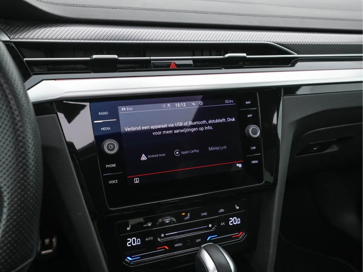 1.4 TSI eHybrid R-Line Business (Plug-in) {SoH-90%} (INCL-BTW) *PANO | LEATHER-ARTVELOURS | FULL-LED | CAMERA | ADAPTIVE-CRUISE | HEATED-SPORTSEATS | KEYLESS | NAVI-FULLMAP | PRIVACYGLASS | 
