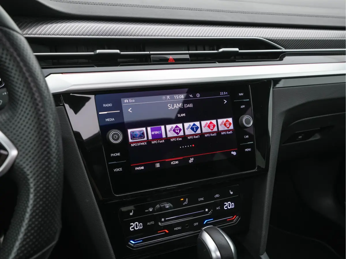 1.4 TSI eHybrid R-Line Business (Plug-in) {SoH-90%} (INCL-BTW) *PANO | LEATHER-ARTVELOURS | FULL-LED | CAMERA | ADAPTIVE-CRUISE | HEATED-SPORTSEATS | KEYLESS | NAVI-FULLMAP | PRIVACYGLASS | 