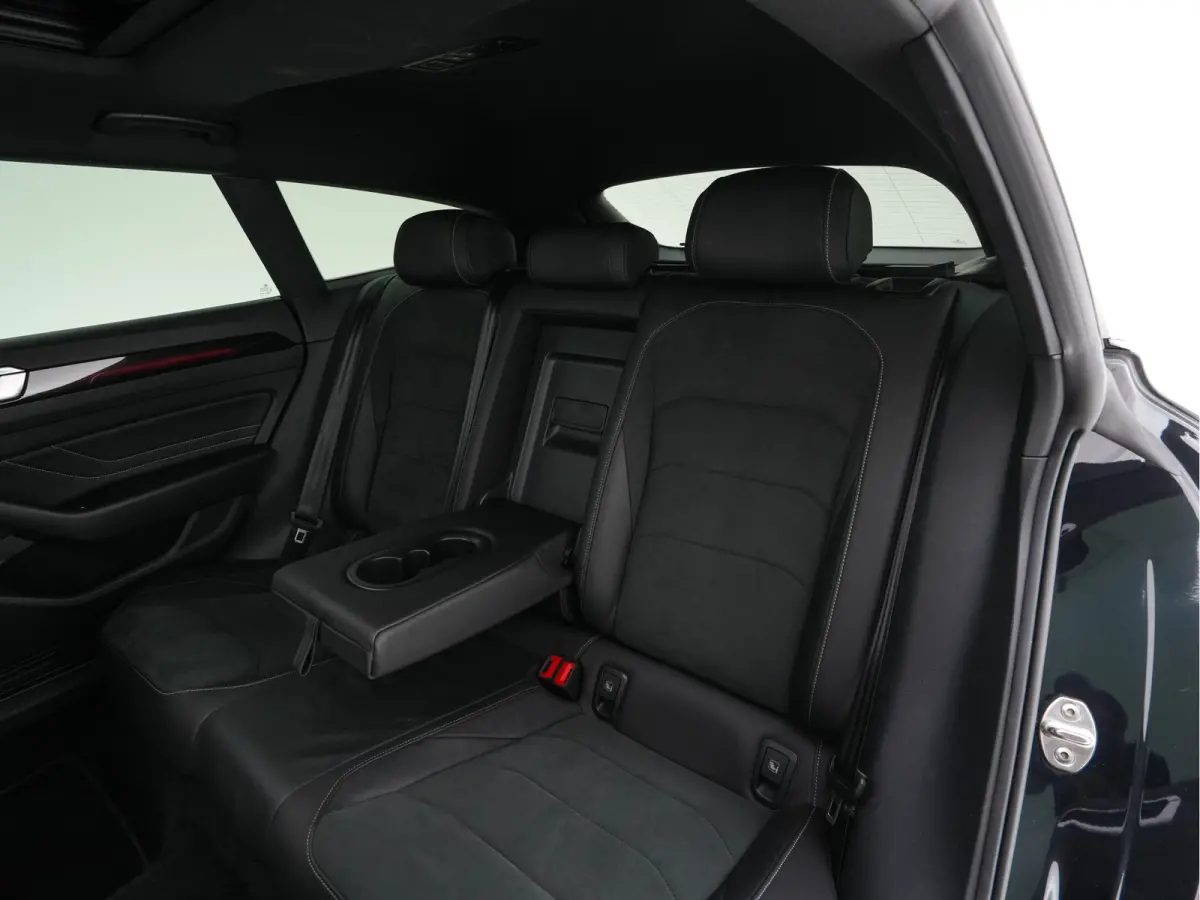 1.4 TSI eHybrid R-Line Business (Plug-in) {SoH-90%} (INCL-BTW) *PANO | LEATHER-ARTVELOURS | FULL-LED | CAMERA | ADAPTIVE-CRUISE | HEATED-SPORTSEATS | KEYLESS | NAVI-FULLMAP | PRIVACYGLASS | 