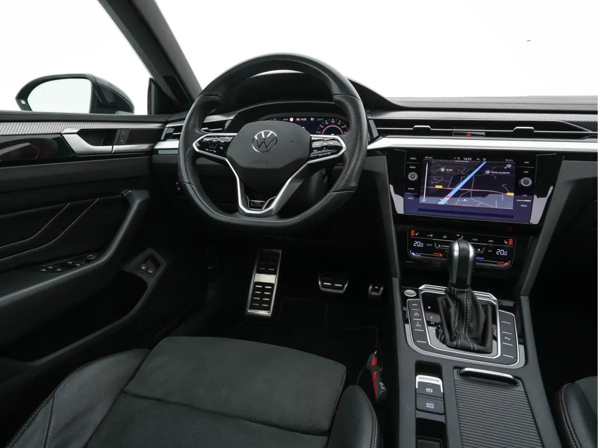 1.4 TSI eHybrid R-Line Business (Plug-in) {SoH-90%} (INCL-BTW) *PANO | LEATHER-ARTVELOURS | FULL-LED | CAMERA | ADAPTIVE-CRUISE | HEATED-SPORTSEATS | KEYLESS | NAVI-FULLMAP | PRIVACYGLASS | 