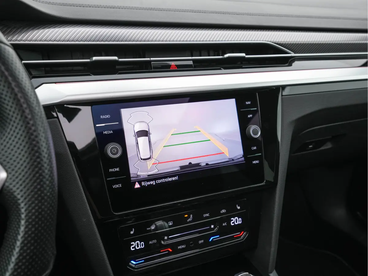 1.4 TSI eHybrid R-Line Business (Plug-in) {SoH-90%} (INCL-BTW) *PANO | LEATHER-ARTVELOURS | FULL-LED | CAMERA | ADAPTIVE-CRUISE | HEATED-SPORTSEATS | KEYLESS | NAVI-FULLMAP | PRIVACYGLASS | 