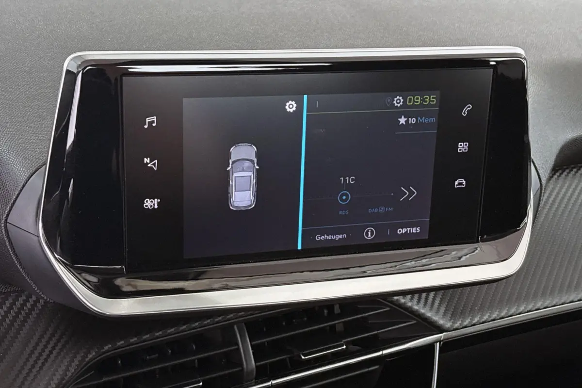 EV Active Pack 50 kWh Apple CarPlay Climate Control 16"