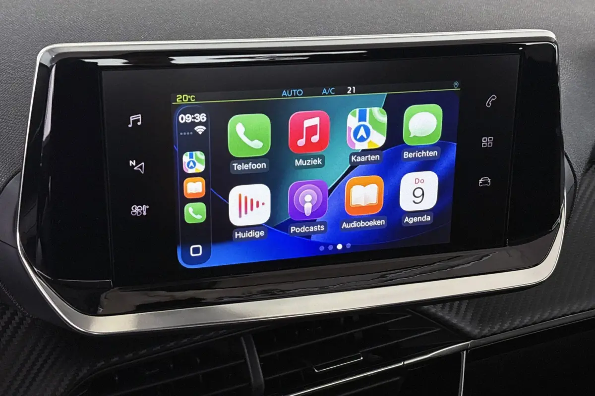 EV Active Pack 50 kWh Apple CarPlay Climate Control 16"
