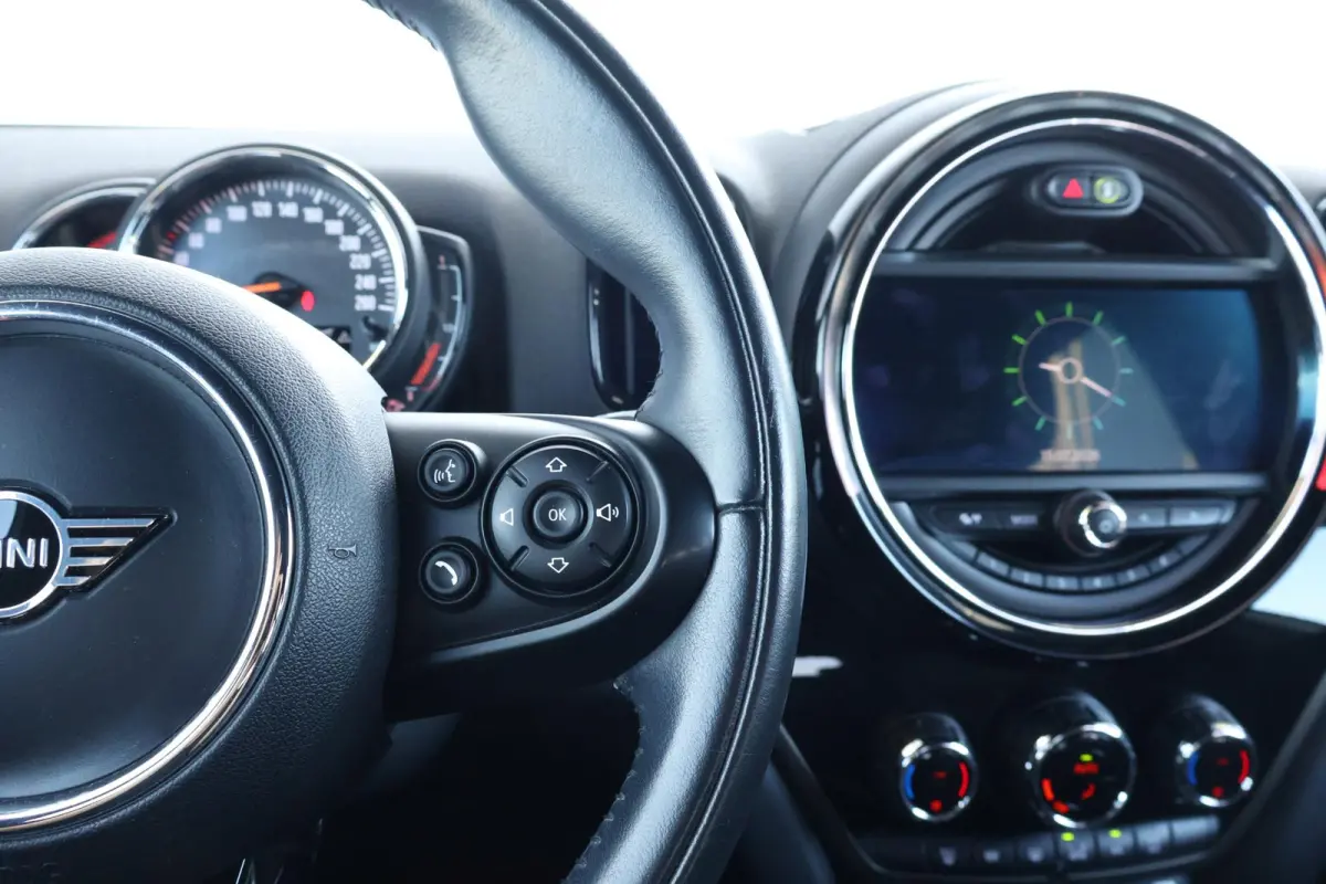 1.5 Cooper Chili | Comforttoegang | Yours Leder | Achteruitrijcamera | PDC | Visibility Package | Harman Kardon |