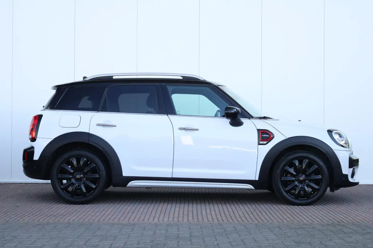 1.5 Cooper Chili | Comforttoegang | Yours Leder | Achteruitrijcamera | PDC | Visibility Package | Harman Kardon |