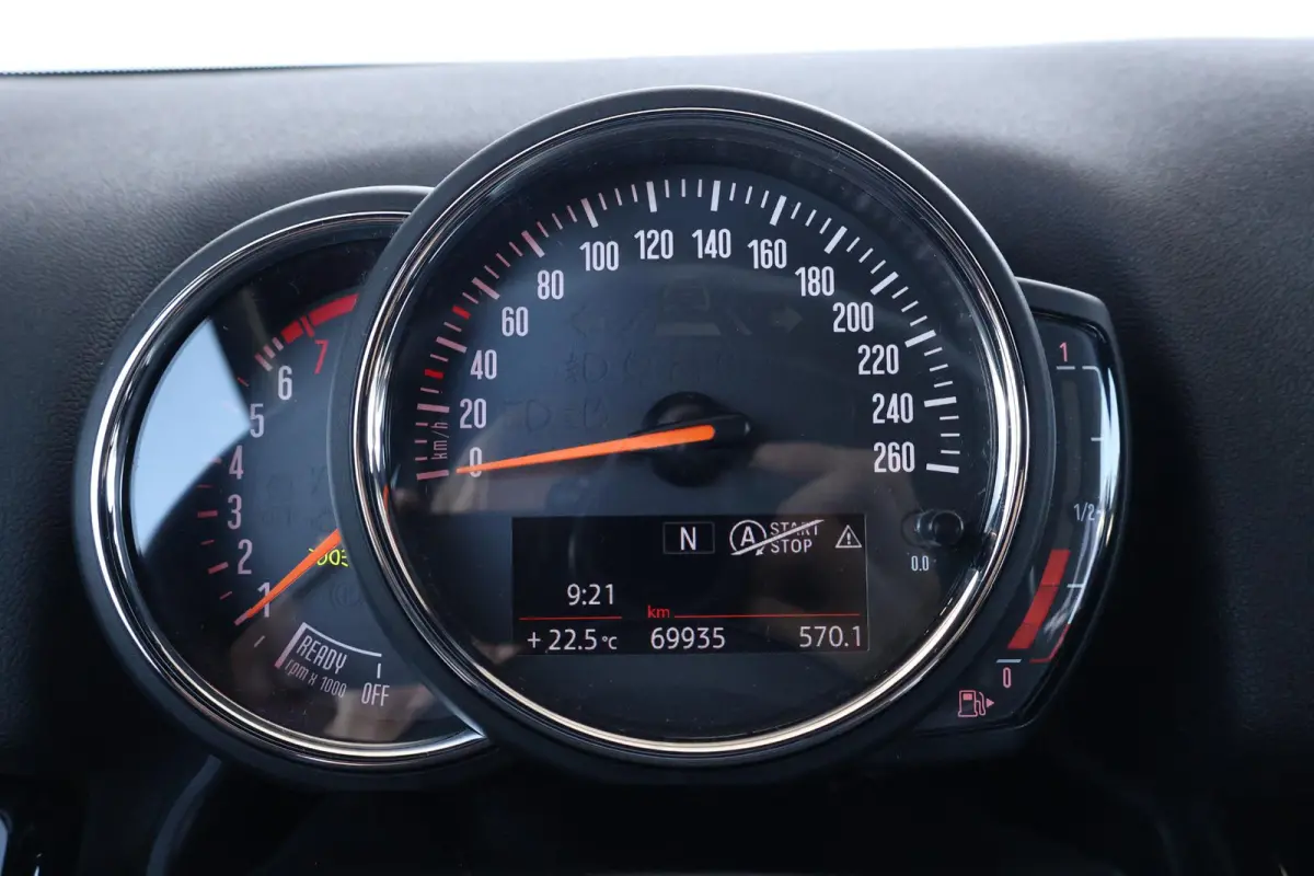 1.5 Cooper Chili | Comforttoegang | Yours Leder | Achteruitrijcamera | PDC | Visibility Package | Harman Kardon |