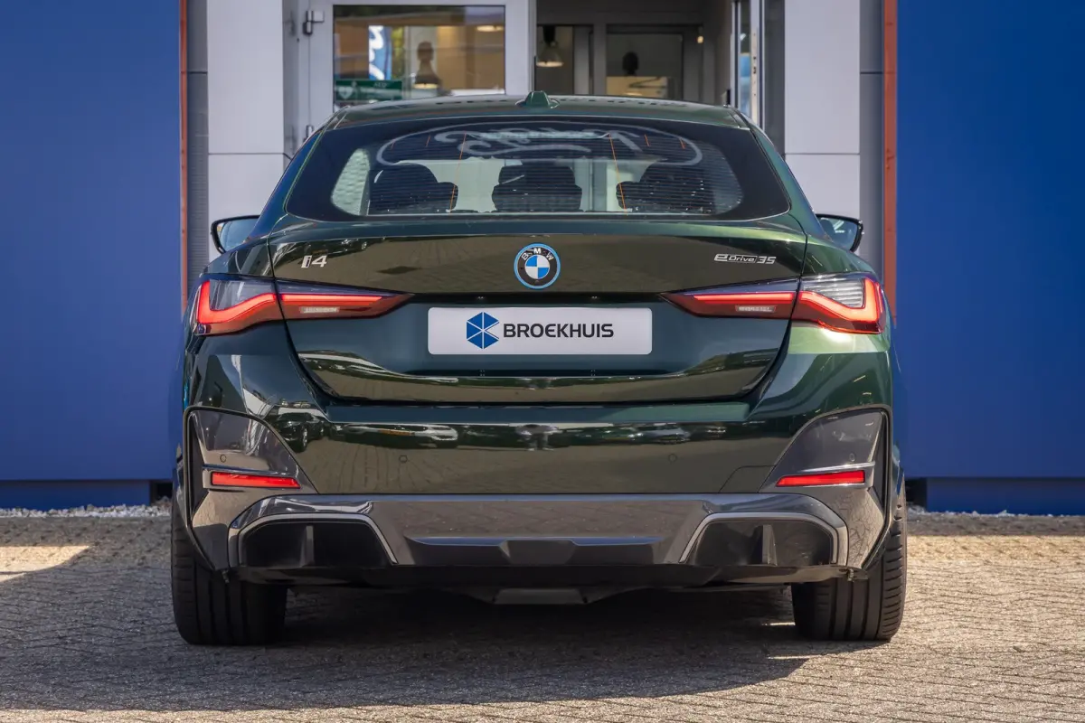 eDrive35 High Executive 70 kWh | M-sport | Cruise adaptief | Camera | Elektrisch bedienbare achterklep | Keyless entry/start | Parkeer assistent | Apple Carplay/Android Auto | Achteruitrijca