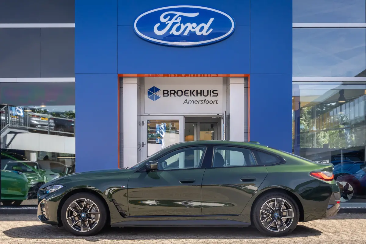eDrive35 High Executive 70 kWh | M-sport | Cruise adaptief | Camera | Elektrisch bedienbare achterklep | Keyless entry/start | Parkeer assistent | Apple Carplay/Android Auto | Achteruitrijca
