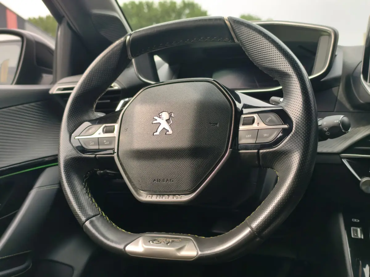 1.2 PureTech GT Pack\\AUTOMAAT\CAMERA\NAVI\CARPLY