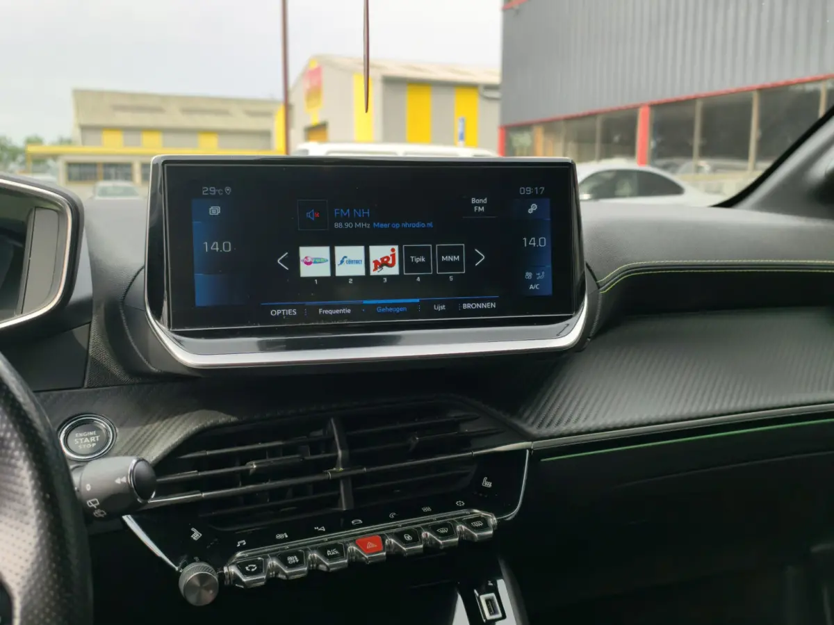 1.2 PureTech GT Pack\\AUTOMAAT\CAMERA\NAVI\CARPLY