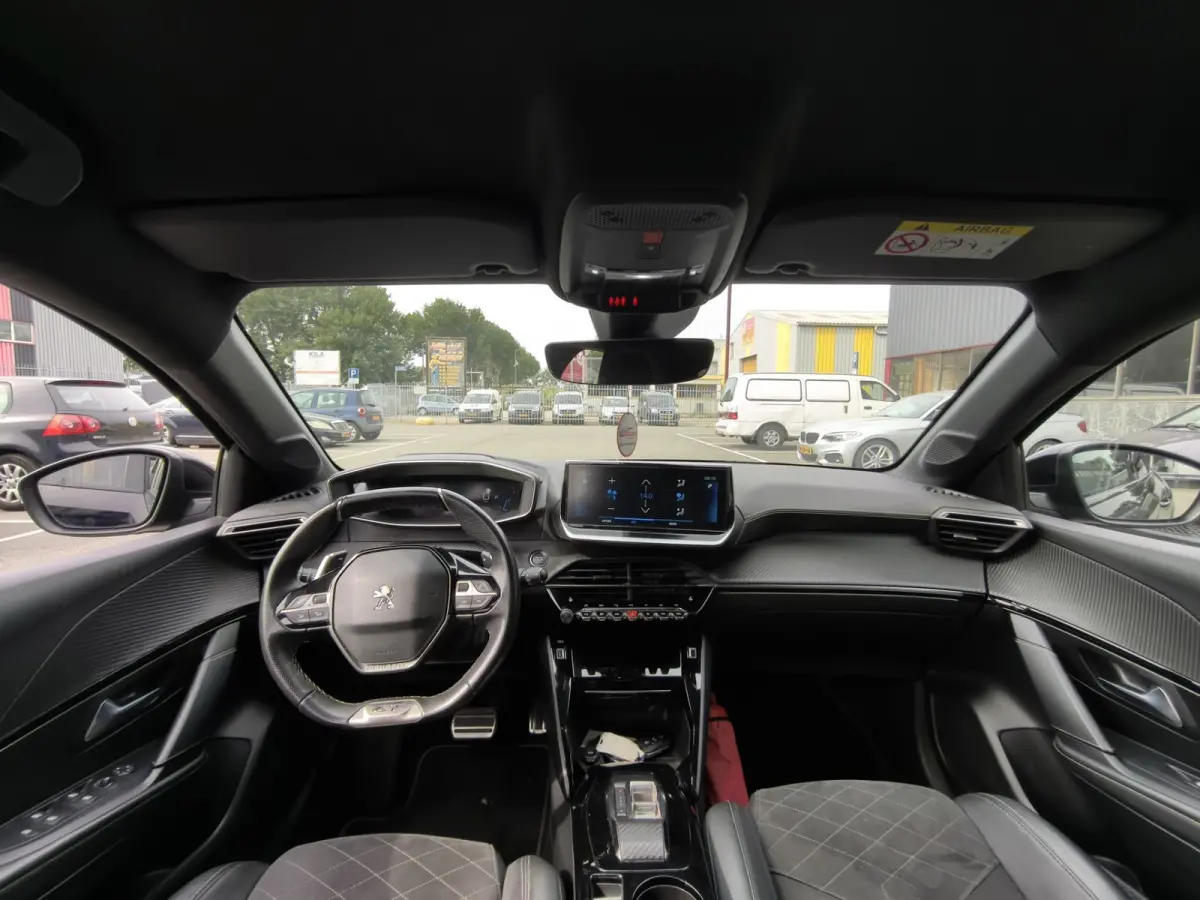 1.2 PureTech GT Pack\\AUTOMAAT\CAMERA\NAVI\CARPLY