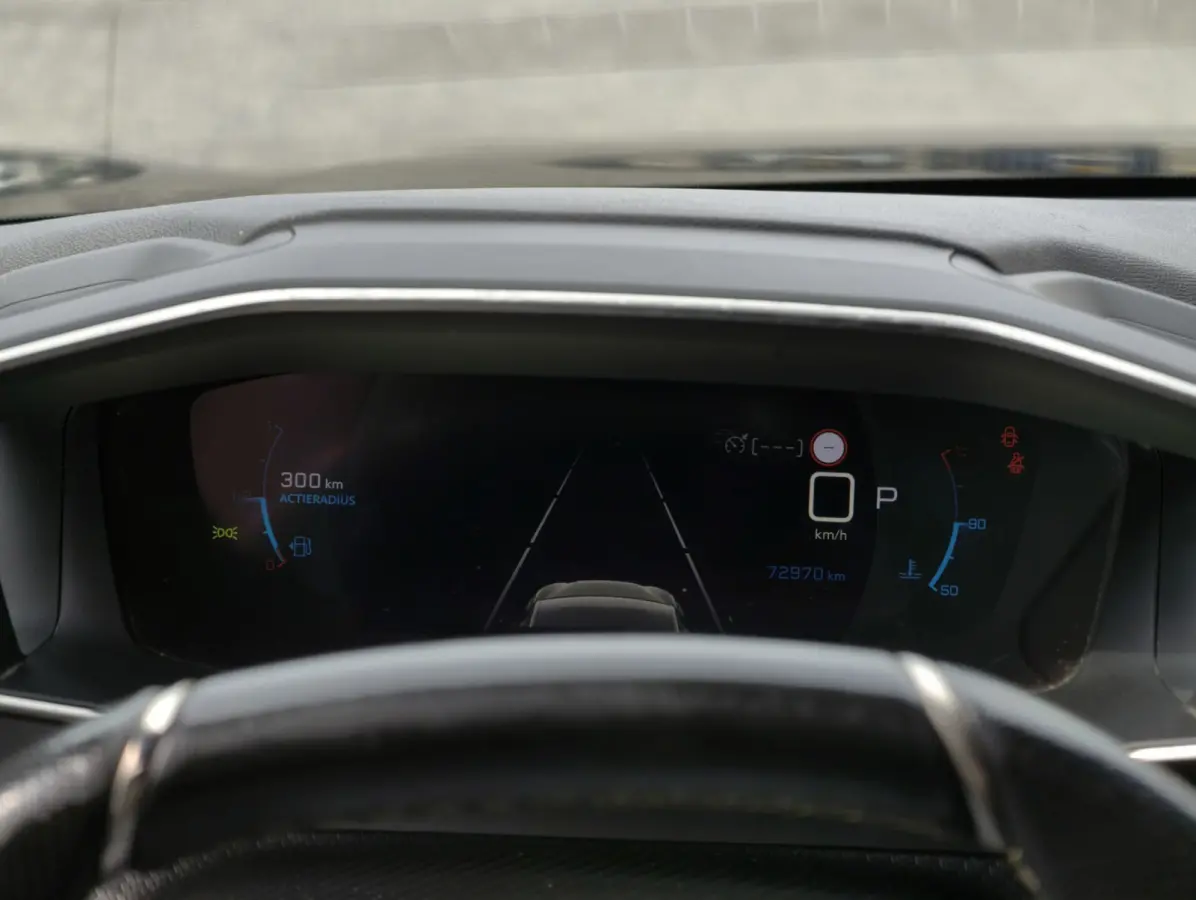 1.2 PureTech GT Pack\\AUTOMAAT\CAMERA\NAVI\CARPLY