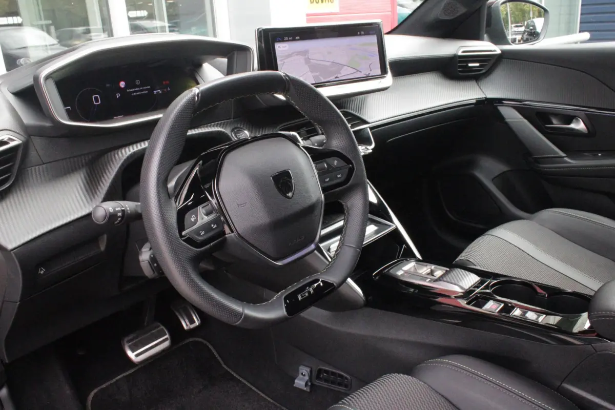 1.2 Hybrid 145PK AUTOMAAT GT | CAMERA VOOR + ACHTER | NAVIGATIE | DRAADLOZE APPLE CARPLAY/ANDROID AUTO | FULL LED KOPLAMPEN | LICHTMETALEN VELGEN 17" | DODEHOEK DETECTIE | DRAADLOZE TELEFOON